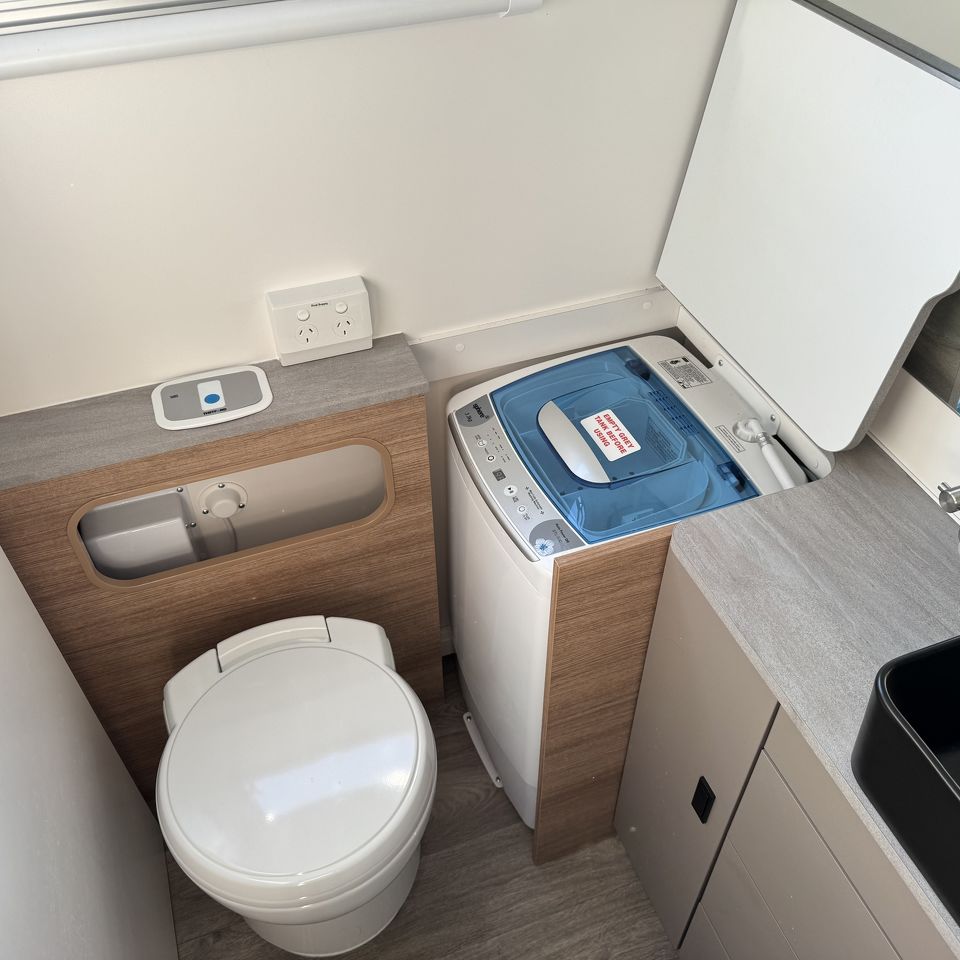 2024 Jayco Silverline 24.75-4 Outback