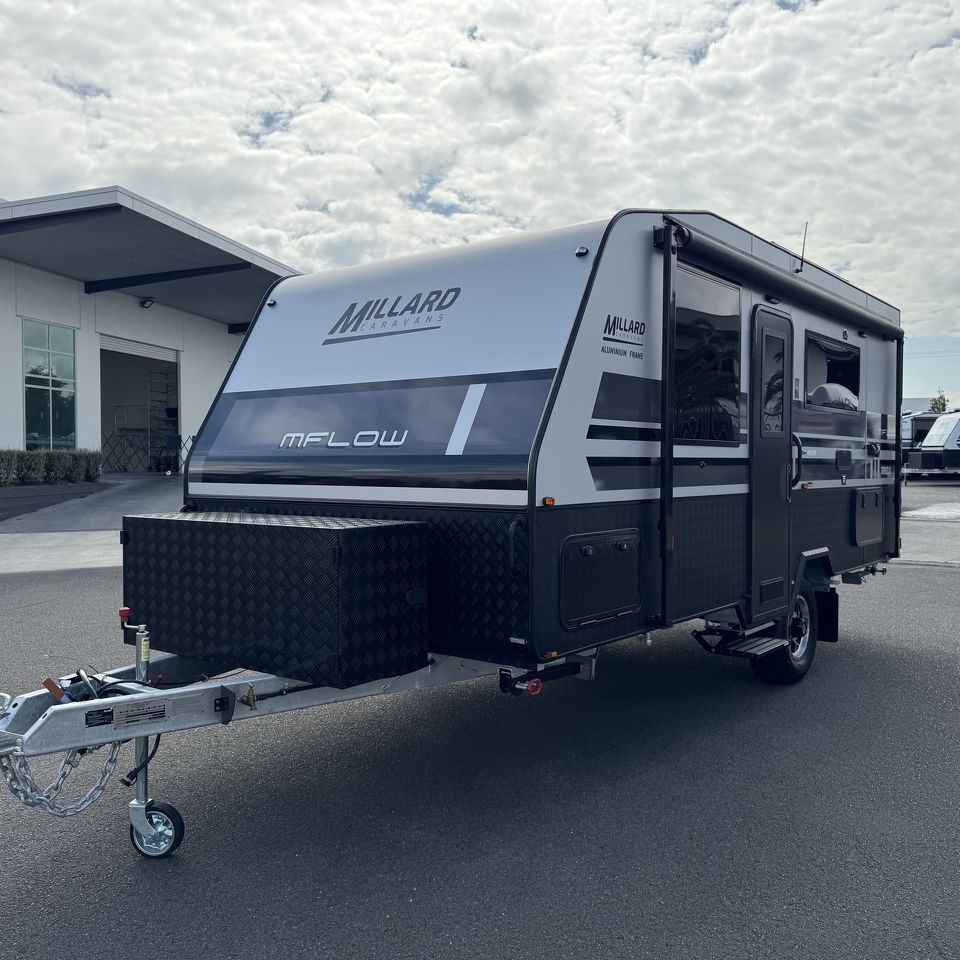 MY26 Millard MFlow 17'8 L-Lounge