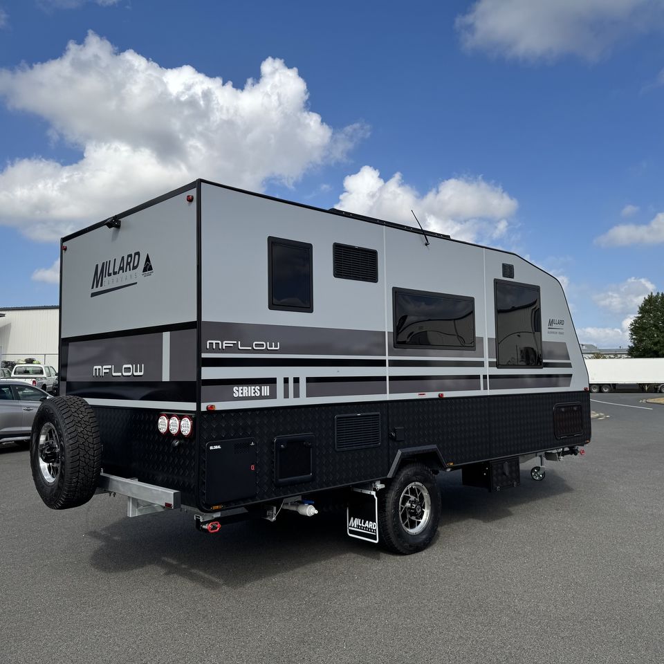 MY26 Millard MFlow 17'8 L-Lounge