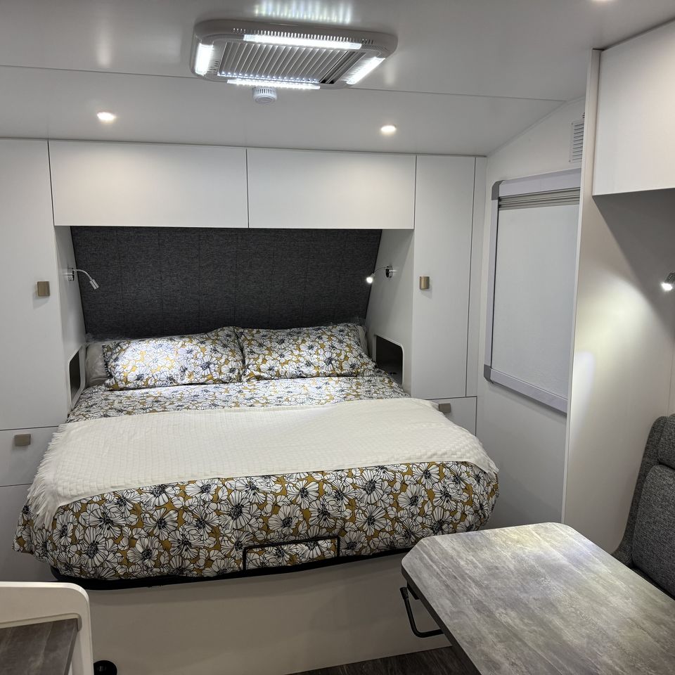 MY26 Millard MFlow 17'8 L-Lounge